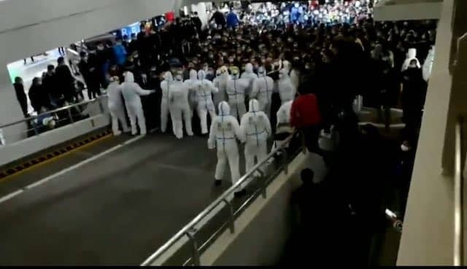 Phát hiện ổ dịch Covid-19, sân bay Thượng Hải hỗn loạn, hủy hơn 500 chuyến - 2 Phát hiện ổ dịch Covid-19, sân bay Thượng Hải hỗn loạn, hủy hơn 500 chuyến - 2