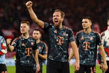 Harry Kane ghi siêu phẩm giúp Bayern Munich xây chắc ngôi đầu bảng