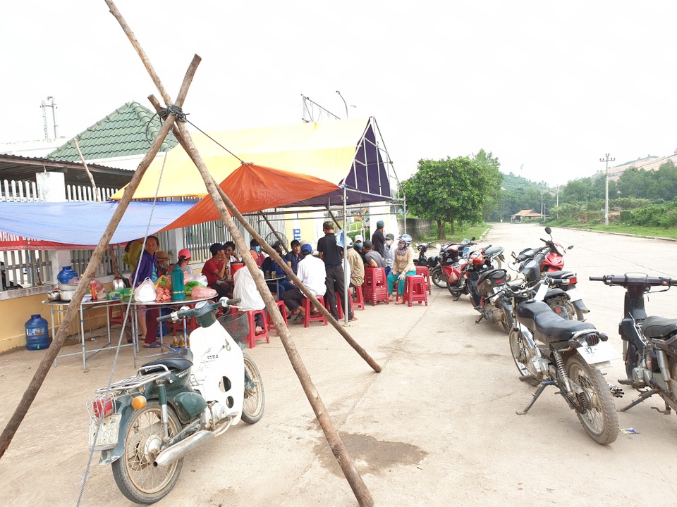 Tỉnh cho nhà máy cồn hoạt động lại sau 6 tháng “tê liệt”, dân chưa thông - 2 Tỉnh cho nhà máy cồn hoạt động lại sau 6 tháng “tê liệt”, dân chưa thông - 2