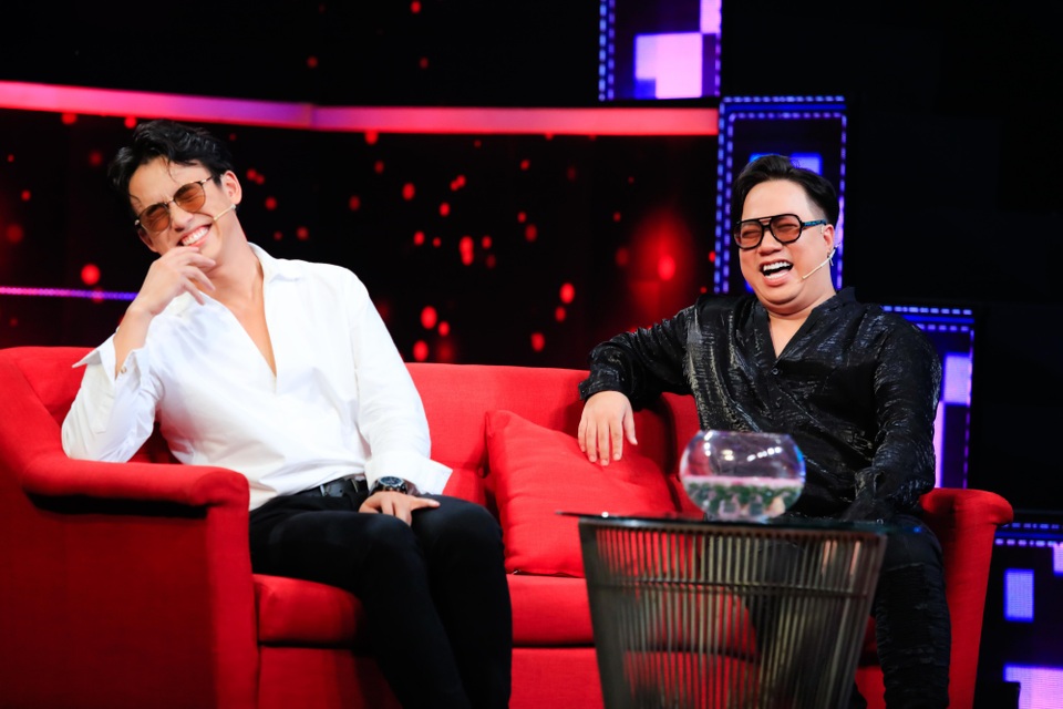 MC Tùng Leo: “Cứ yêu là lụy tình, sẵn sàng hủy hoại bản thân” - 4 MC Tùng Leo: “Cứ yêu là lụy tình, sẵn sàng hủy hoại bản thân” - 4