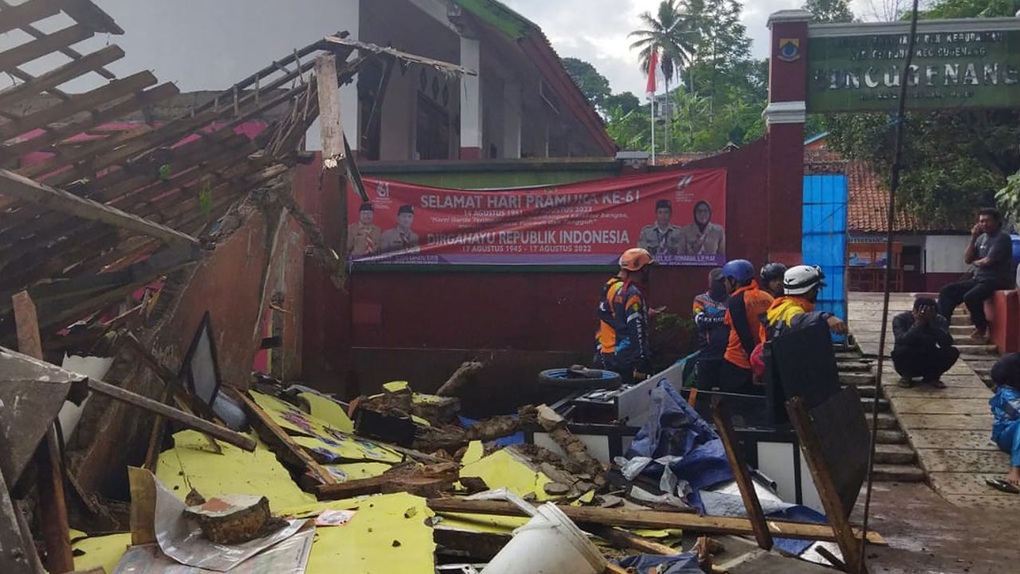 Số người chết do động đất ở Indonesia tăng lên ít nhất 162 - 1 Số người chết do động đất ở Indonesia tăng lên ít nhất 162 - 1