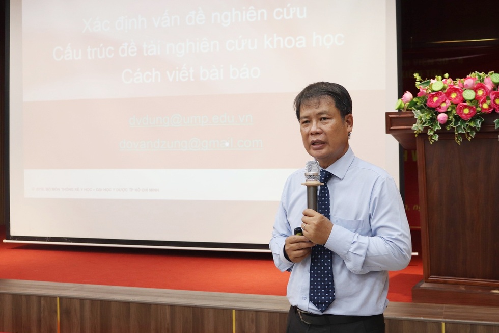 អ្នកជំនាញផ្នែកវេជ្ជសាស្ត្រនិយាយអំពីសំណើរបស់ក្រសួងសុខាភិបាលក្នុងការរៀបចំ និងបញ្ចូលមន្ទីរពេទ្យឡើងវិញ - ១ Chuyên gia ngành y nói về đề xuất sắp xếp, sáp nhập bệnh viện của Bộ Y tế - 1