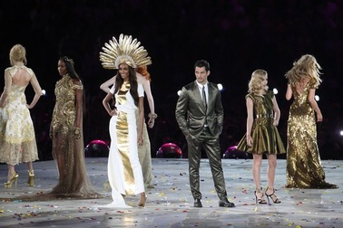 Dàn siêu mẫu xuất hiện trong lễ bế mạc Olympic London