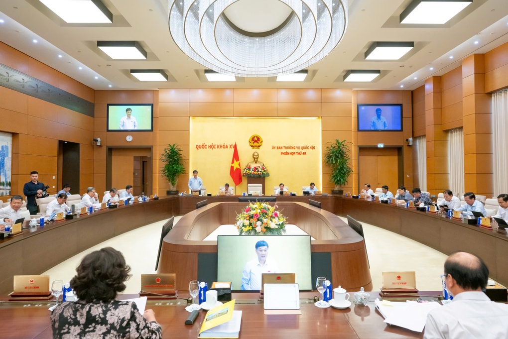 អភិបាលចែករំលែក Thống đốc chia sẻ “câu chuyện khó” khi có sự cố rút tiền hàng loạt tại SCB - 1
