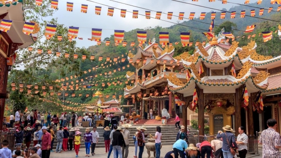 Tây Ninh: Dừng bắn pháo hoa, không khai mạc hội xuân núi Bà Đen - 1 Tây Ninh: Dừng bắn pháo hoa, không khai mạc hội xuân núi Bà Đen - 1