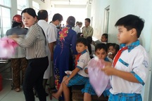 Trên 100 học sinh của 3 trường tiểu học cùng nhập viện sau bữa ăn trưa