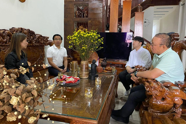 HLV Park Hang Seo lên phố núi Gia Lai thăm lại cố nhân