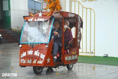 Thầy giáo già dùng tre làm xe ba bánh, xích lô và nhiều vật dụng độc đáo