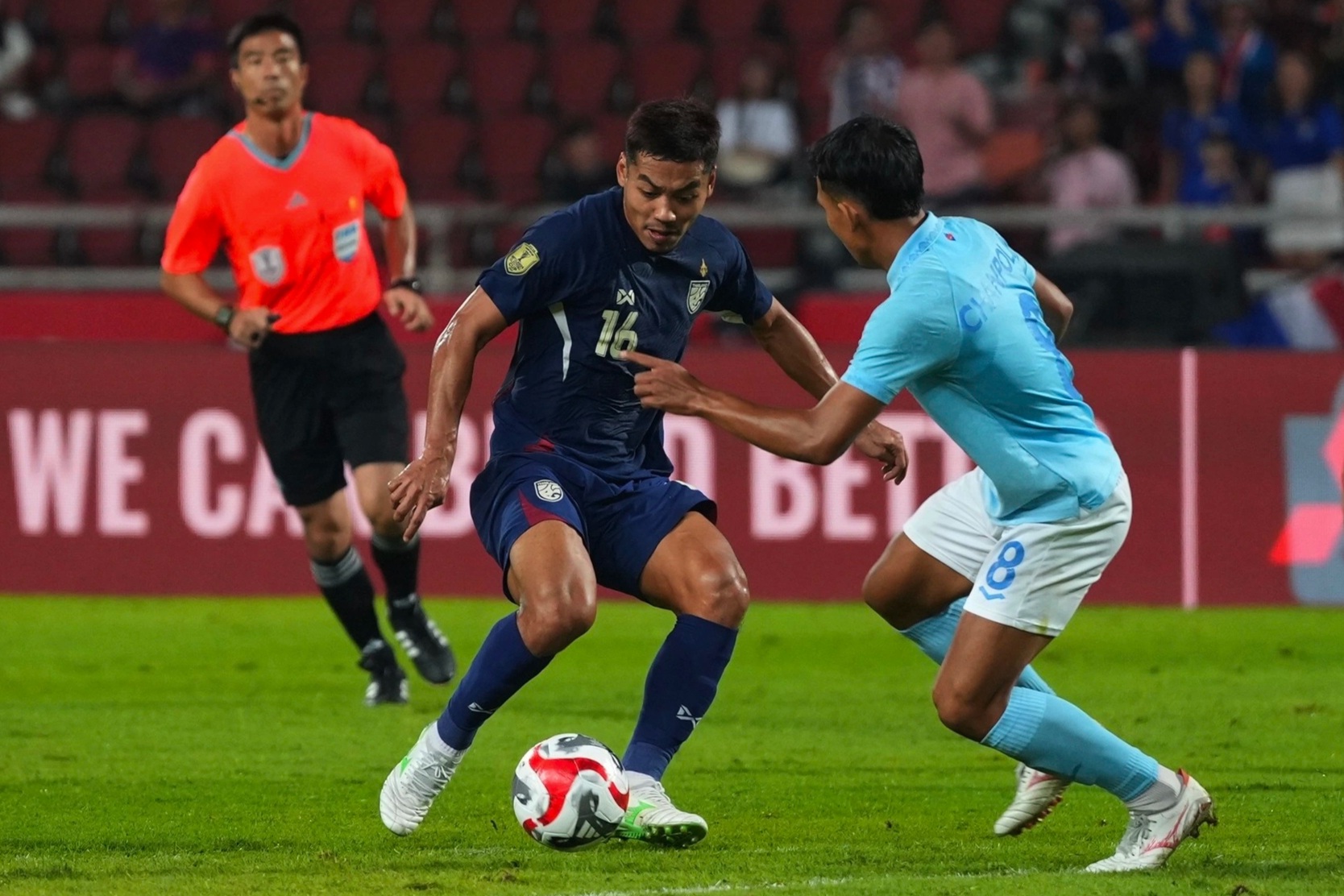 Pelatih Thailand menyatakan tidak takut dengan lawan mana pun di Piala AFF 2024 - 2 HLV Thái Lan tuyên bố không ngán đối thủ nào ở AFF Cup 2024 - 2