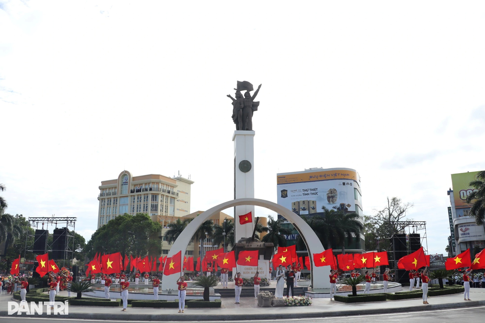 Rực rỡ sắc màu tại Lễ hội Cà phê Buôn Ma Thuột - 4