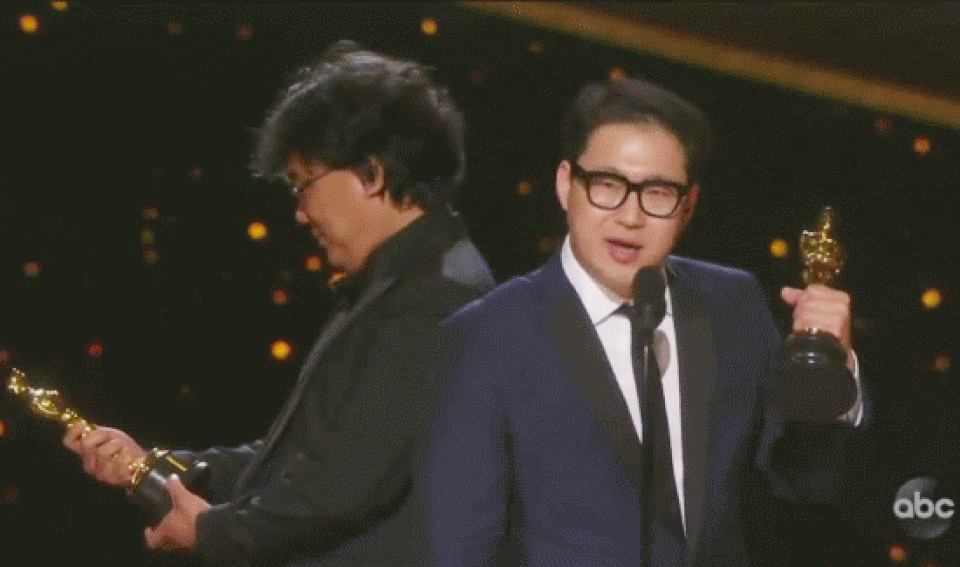 Khoảnh khắc rực rỡ của dàn sao “Ký sinh trùng” trên thảm đỏ Oscar 2020 - 10 Khoảnh khắc rực rỡ của dàn sao “Ký sinh trùng” trên thảm đỏ Oscar 2020 - 10