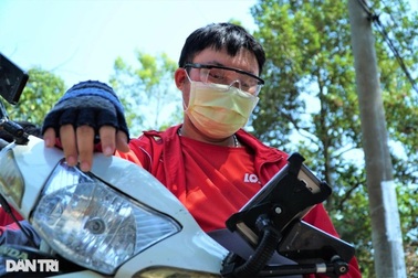 Kinh nghiệm "bỏ túi" cho nam giới trong mùa hè: Dội nước yên xe, chườm mát