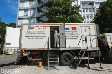 Cận cảnh phòng xét nghiệm Covid-19 di động duy nhất tại Việt Nam