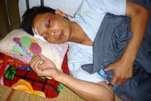 Hai chú cháu nhập viện sau khi vào trụ sở công an xã