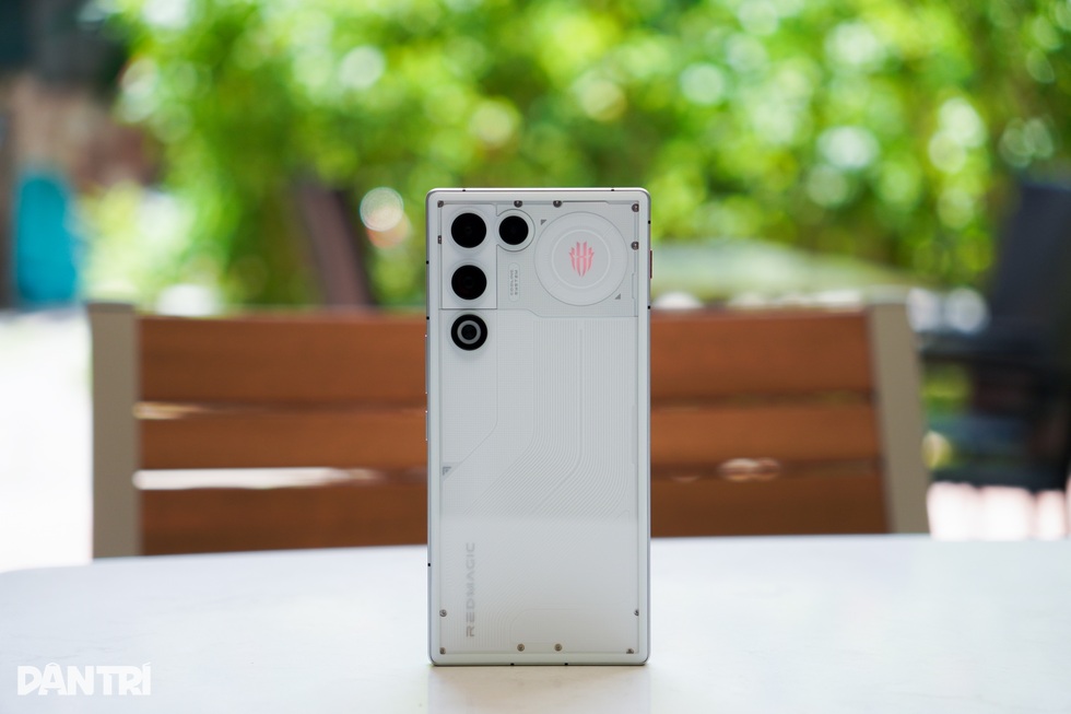 Đánh giá REDMAGIC 11 Air, đối thủ của Samsung Galaxy S25 FE, OPPO Reno15 - 22 Đánh giá REDMAGIC 11 Air, đối thủ của Samsung Galaxy S25 FE, OPPO Reno15 - 22