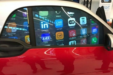 Tương lai cửa kính ô tô có thể trở thành màn hình tinh thể lỏng