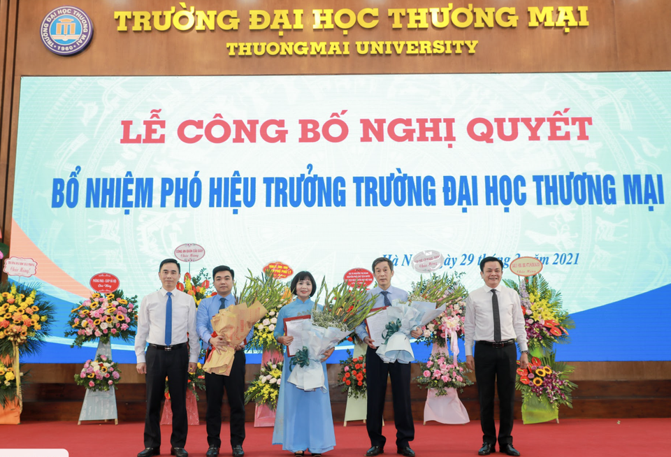 Trường ĐH Thương Mại bổ nhiệm 3 Phó Hiệu trưởng - 1 Trường ĐH Thương Mại bổ nhiệm 3 Phó Hiệu trưởng - 1