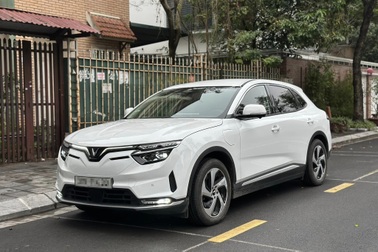 VinFast VF 8 đã đi 3.000km được rao bán với giá chưa đến 800 triệu đồng