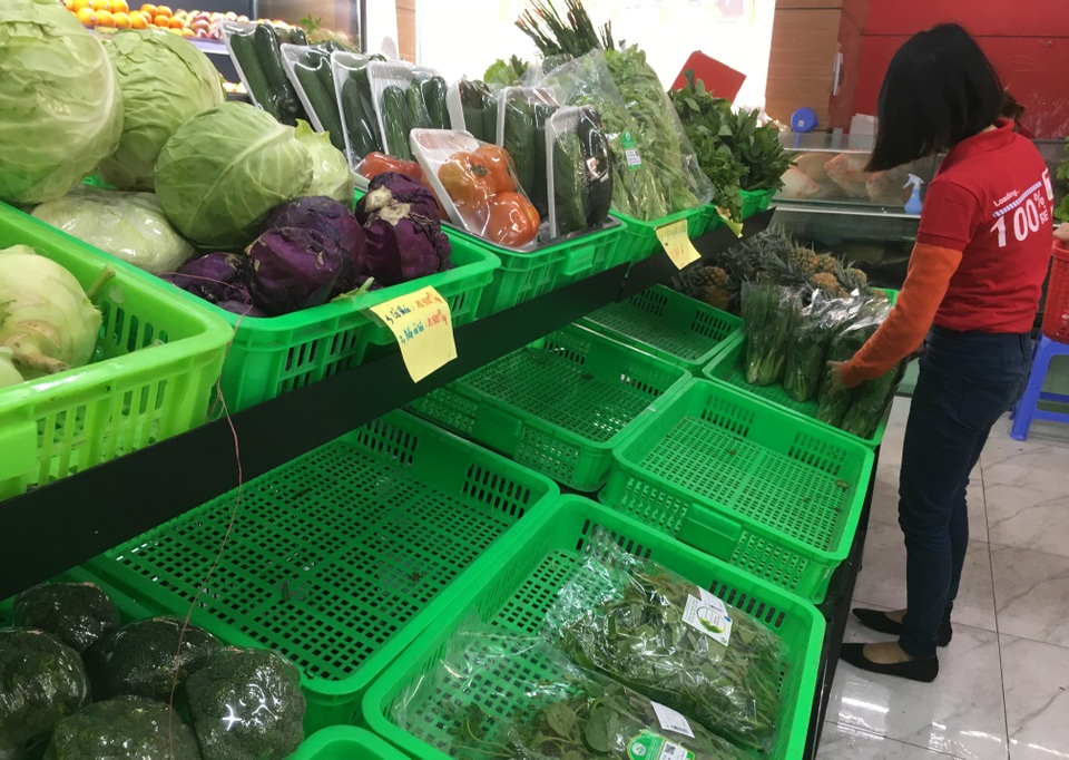 Hà Nội ngày đầu cách ly toàn xã hội: Hàng hóa tràn ngập, sức mua lại giảm - 15 Hà Nội ngày đầu cách ly toàn xã hội: Hàng hóa tràn ngập, sức mua lại giảm - 15