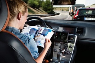 Đức muốn xe tự lái phải có “hộp đen”