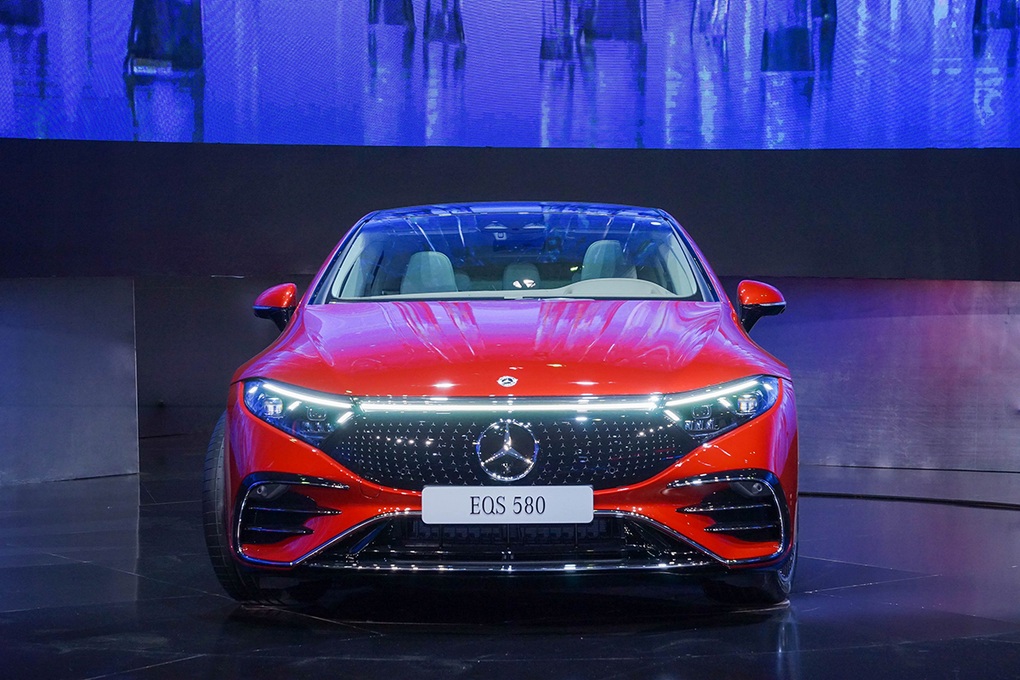Lộ diện tại VMS 2022, xe điện Mercedes-Benz EQS chốt giá từ 4,84 tỷ đồng - 4 Lộ diện tại VMS 2022, xe điện Mercedes-Benz EQS chốt giá từ 4,84 tỷ đồng - 4