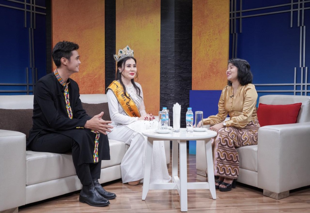 Hoa hậu Phan Kim Oanh trở lại Myanmar sau 7 tháng đăng quang - 2 Hoa hậu Phan Kim Oanh trở lại Myanmar sau 7 tháng đăng quang - 2