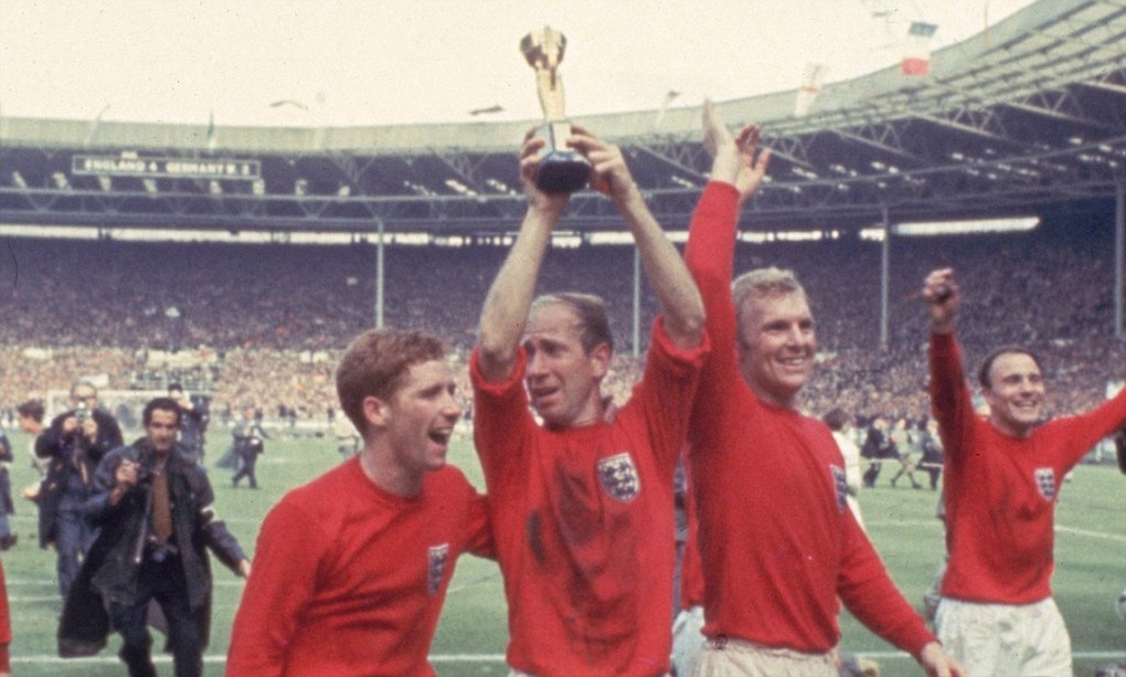 Huyền thoại Man Utd Sir Bobby Charlton qua đời - 3 Huyền thoại Man Utd Sir Bobby Charlton qua đời - 3