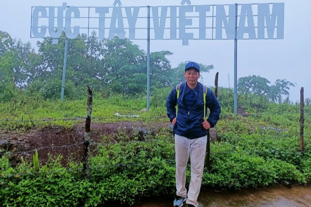 Thầy giáo ở Bình Định phượt xe máy xuyên Việt đón sinh nhật tuổi 52 - 1 Thầy giáo ở Bình Định phượt xe máy xuyên Việt đón sinh nhật tuổi 52 - 1