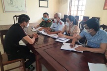 Youtuber dựng cảnh bố dượng nát rượu bị nhốt vào lồng để "câu" view