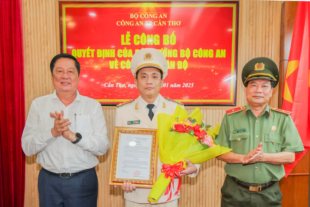 Biệt phái Phó giám đốc Công an Cần Thơ sang Ban Nội chính Thành ủy - 1 Biệt phái Phó giám đốc Công an Cần Thơ sang Ban Nội chính Thành ủy - 1