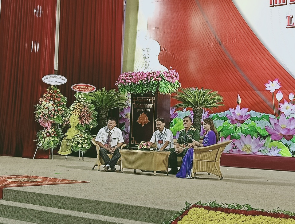 Đại hội thi đua yêu nước: Thi đua xây dựng con người mới - 2 Đại hội thi đua yêu nước: Thi đua xây dựng con người mới - 2