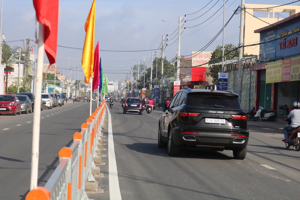 Hơn 400 tỷ đồng để mở rộng đoạn đường hơn 2km - 3 Hơn 400 tỷ đồng để mở rộng đoạn đường hơn 2km - 3