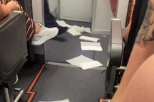 Hành khách phóng uế ra sàn máy bay khiến chuyến bay tới Anh bị hủy