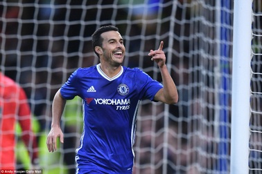 Terry bị đuổi, Chelsea vẫn thắng giòn giã trước Peterborough