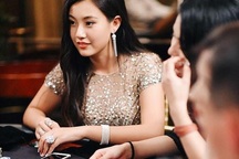 Khoe học chăm nên đỗ Stanford, hotgirl bị lộ nằm trong vụ "chạy trường" chấn động Mỹ