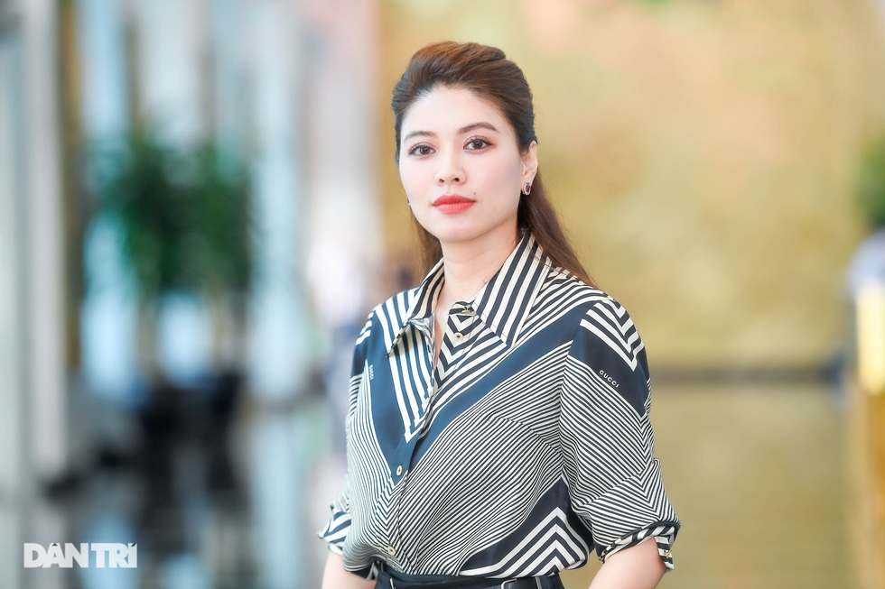 BTV Ngọc Trinh: Khi nhận giải VTV Awards, tôi tiệm cận đáy sự nghiệp - 14 BTV Ngọc Trinh: Khi nhận giải VTV Awards, tôi tiệm cận đáy sự nghiệp - 14