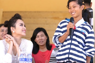 Ngắm vẻ đẹp tự nhiên của hoa hậu Diễm Hương