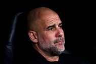 HLV Pep Guardiola thừa nhận Man City khó tranh ngôi vương với Liverpool