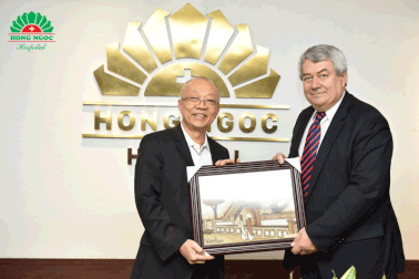 Phó Chủ tịch Hạ viện Quốc hội Cộng hòa Séc sang thăm Trung tâm IVF tiêu chuẩn châu Âu