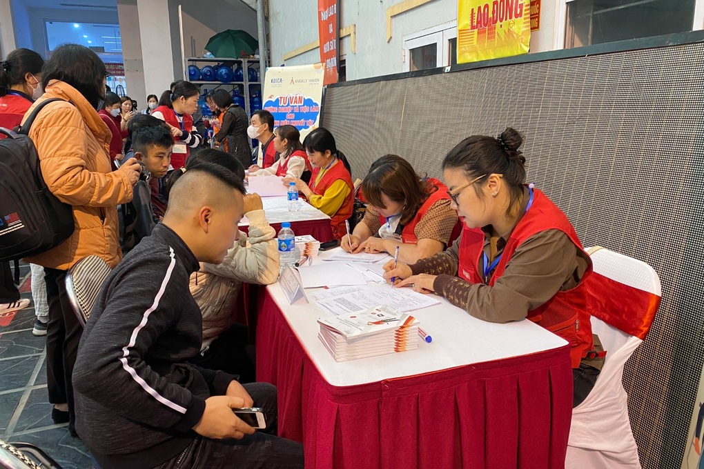 Trung tâm dịch vụ việc làm mang tới cơ hội công việc với người khuyết tật - 2 Trung tâm dịch vụ việc làm mang tới cơ hội công việc với người khuyết tật - 2