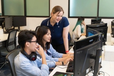 Phụ nữ làm công nghệ: Xóa định kiến giới bằng sức mạnh giáo dục