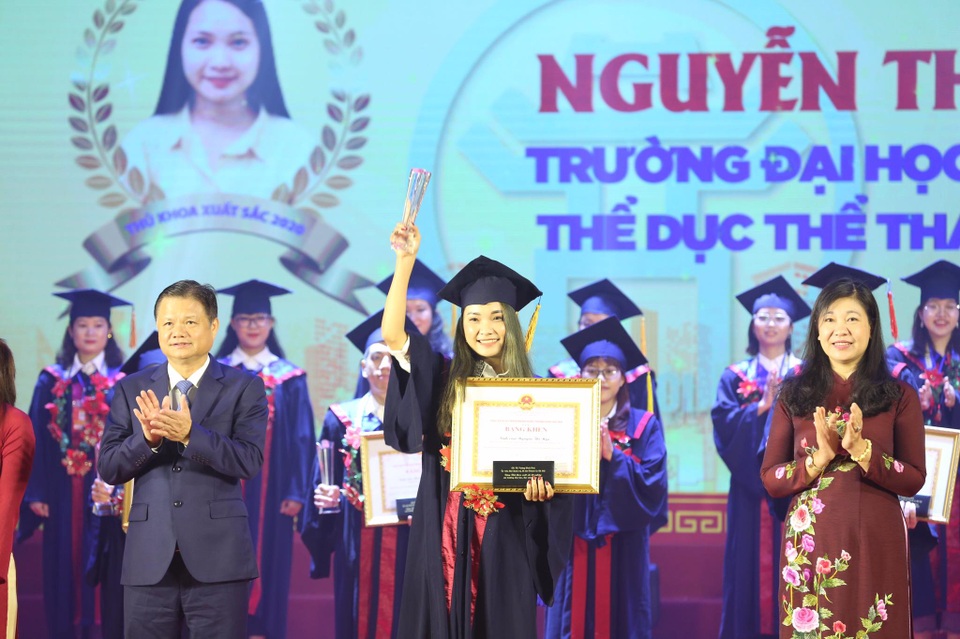 Hà Nội tuyên dương 88 thủ khoa xuất sắc tốt nghiệp đại học - 2 Hà Nội tuyên dương 88 thủ khoa xuất sắc tốt nghiệp đại học - 2