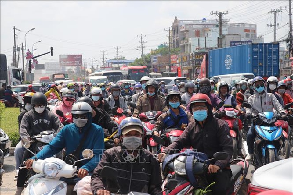 Ngày đầu nghỉ lễ, 13 người chết vì tai nạn giao thông - 1 Ngày đầu nghỉ lễ, 13 người chết vì tai nạn giao thông - 1