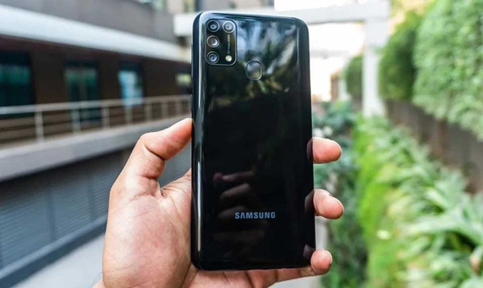 Samsung bán Galaxy M31 với 4 camera, pin “khủng” tại Việt Nam - 2 Samsung bán Galaxy M31 với 4 camera, pin “khủng” tại Việt Nam - 2