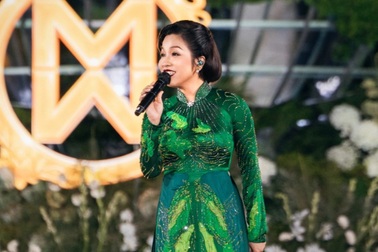 Diva Mỹ Linh kể hậu trường hát giữa dàn người đẹp Miss World