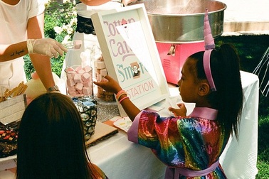 Kim Kardashian chia sẻ hình ảnh tiệc sinh nhật của con gái