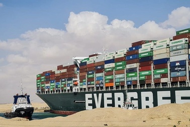 Siêu tàu mắc kẹt ở kênh Suez vướng thêm rắc rối mới