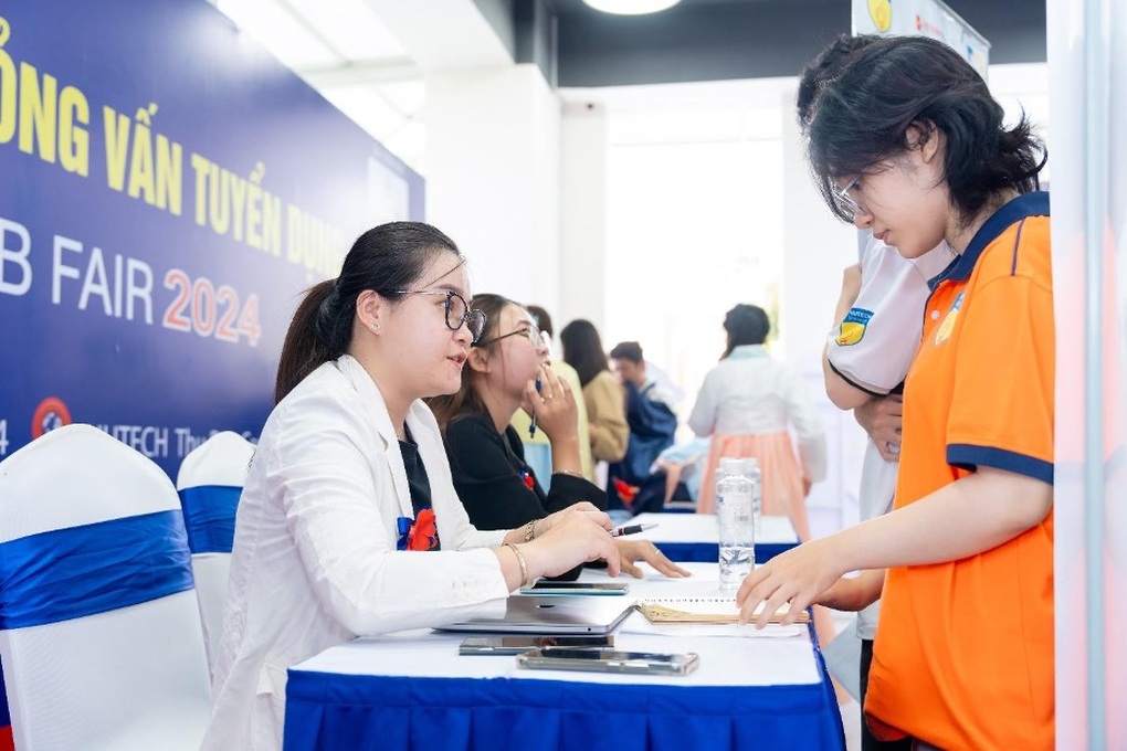 Trở thành nhân sự theo chuẩn Hàn Quốc với Chương trình Việt - Hàn tại HUTECH - 8 Trở thành nhân sự theo chuẩn Hàn Quốc với Chương trình Việt - Hàn tại HUTECH - 8