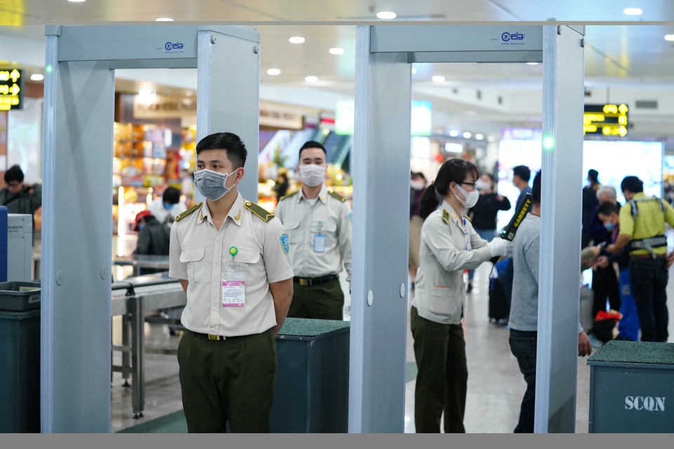 Ứng phó khẩn cấp dịch bệnh corona tại sân bay quốc tế Nội Bài - 6 Ứng phó khẩn cấp dịch bệnh corona tại sân bay quốc tế Nội Bài - 6