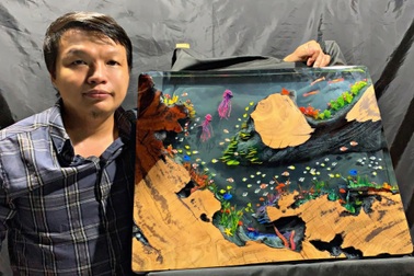 Chàng trai TPHCM nhặt cỏ khô, vỏ ốc, đưa cả "đáy đại dương" lên mặt bàn